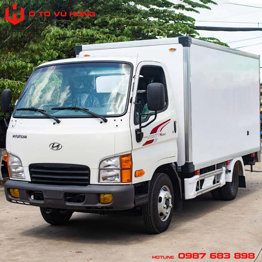 Xe Tải Hyundai New Mighty N250 2.4 Tấn Thùng Bảo Ôn