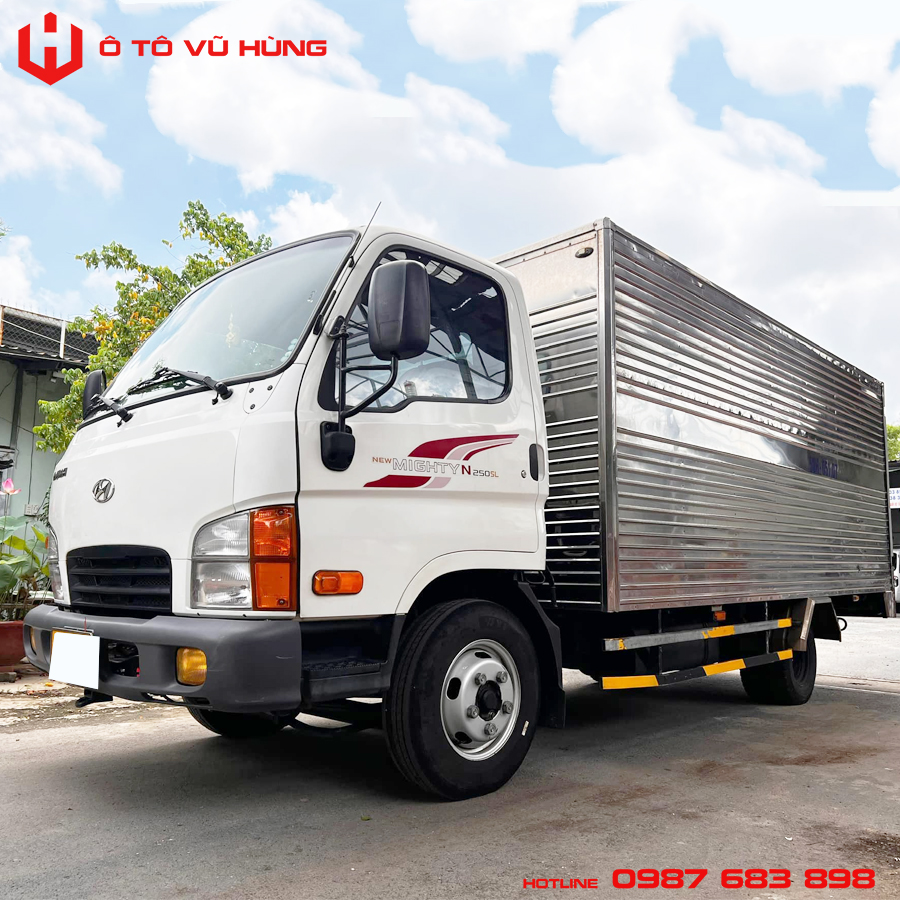 Xe Tải Hyundai New Mighty N250SL 2.4 Tấn Thùng Kín